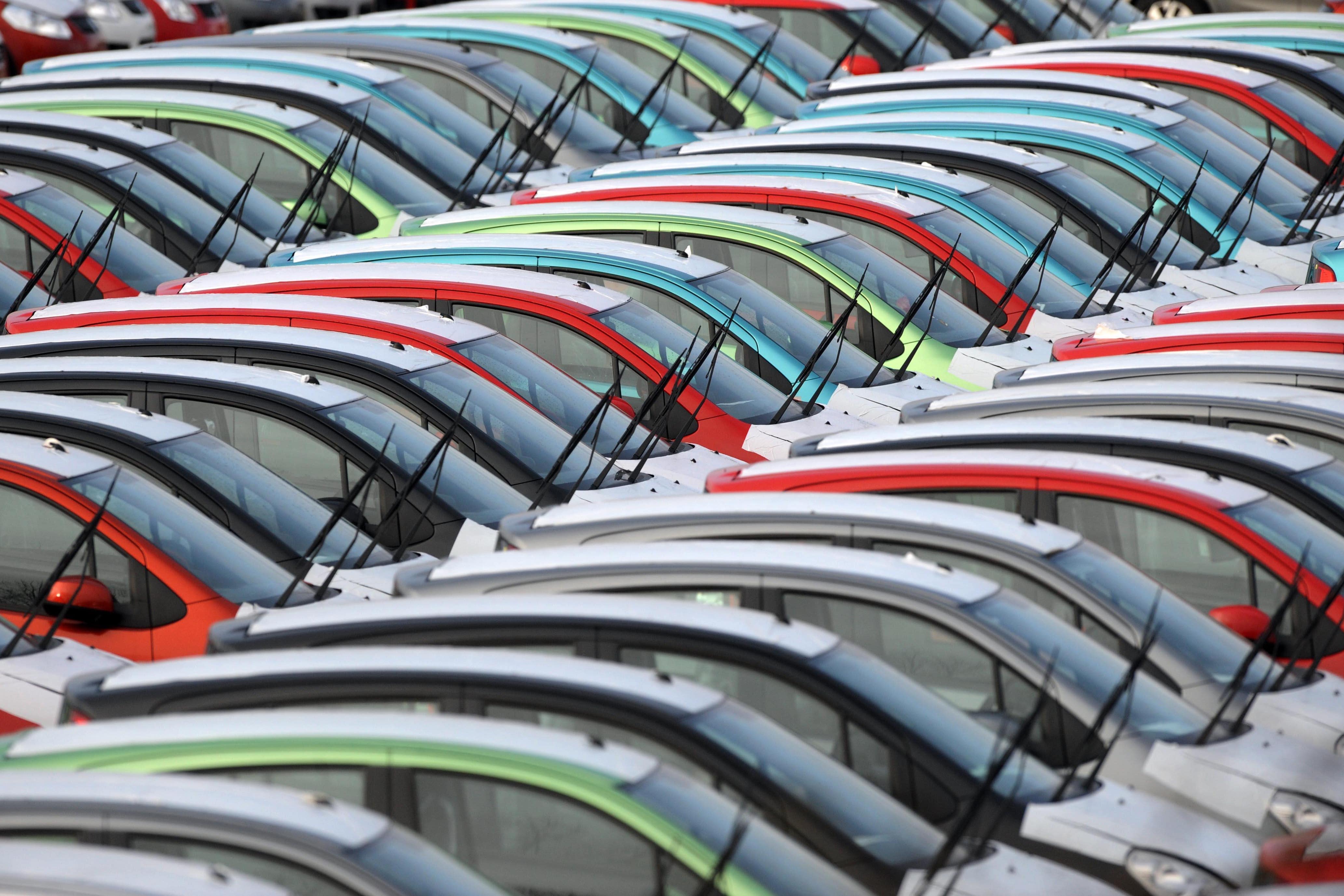 Les Américains peinent à rembourser leurs prêts automobiles, un signe prémonitoire d'un crash financier