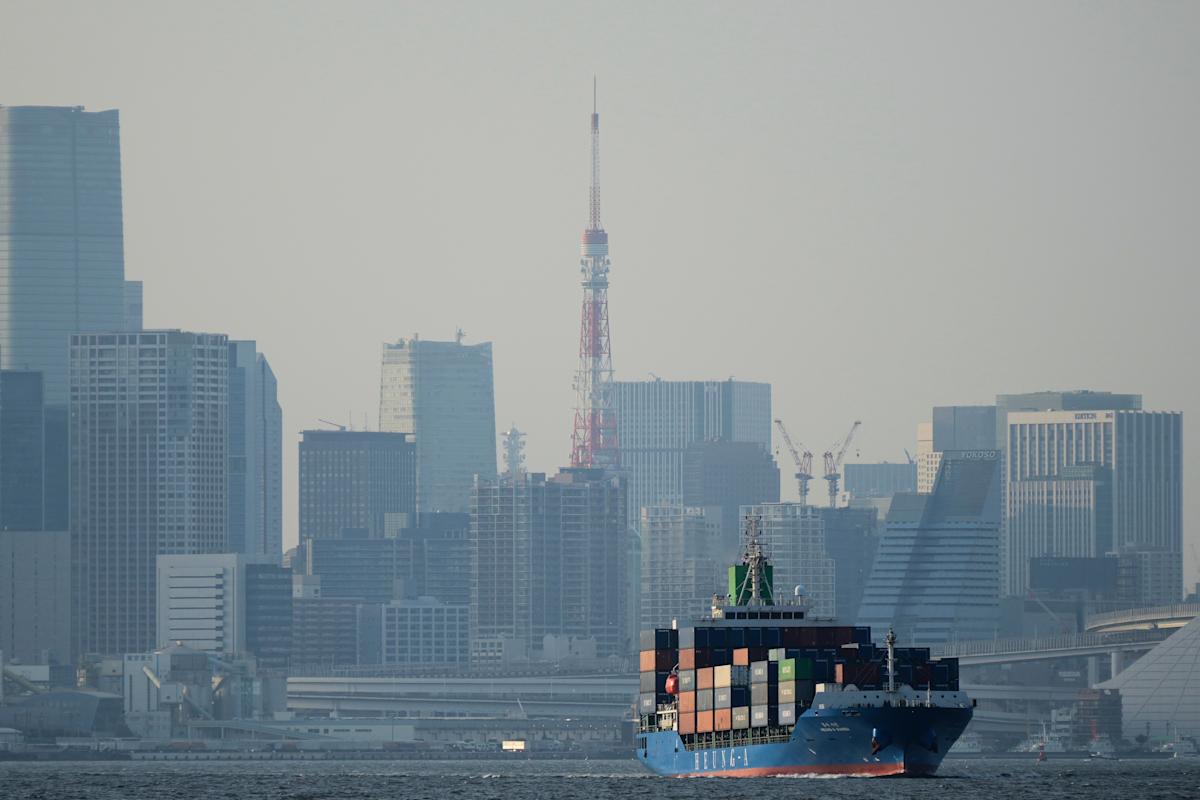 Croissance des exportations et importations japonaises en septembre malgré les tarifs de Trump