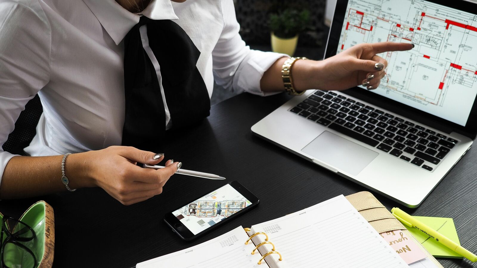 L’entrepreneur billionnaire se moque de l’équilibre travail-vie personnelle : Les entrepreneurs réagissent, « Le burnout n’aide personne »