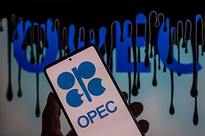 OPEP+ augmentera en décembre ses quotas de production de pétrole de 137 000 b/j et suspendra la hausse au premier trimestre 2026. OPEP+ augmentera en décembre ses quotas de production de pétrole de 137 000 b/j et suspendra la hausse au premier trimestre 2026.