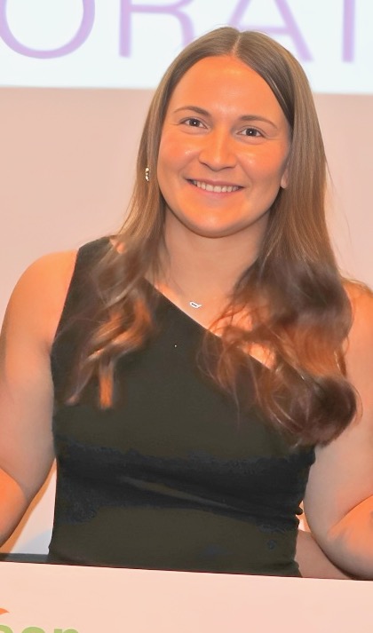 Madi Jones et son pitch pour CR8 Soda, a remporté les honneurs au concours d'Idées de l'Université Northern State le mardi 18 novembre.