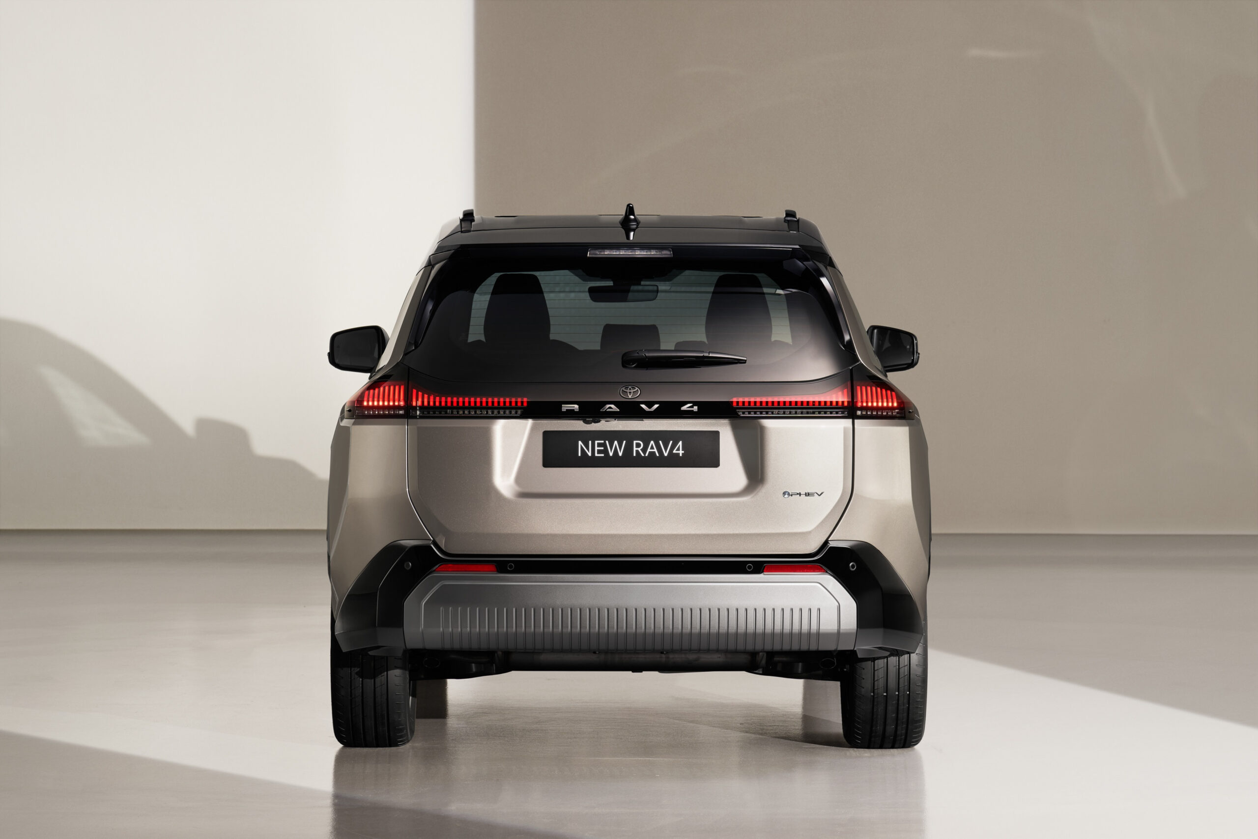 Toyota lance ce mardi les précommandes de la sixième génération du RAV4, à partir de 43 500 euros !