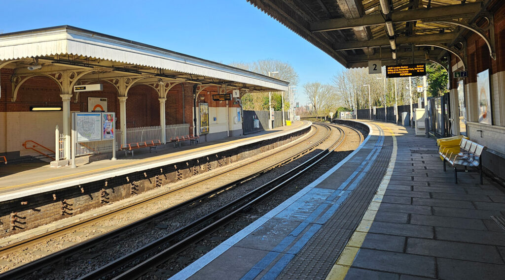 Gare de Bushey