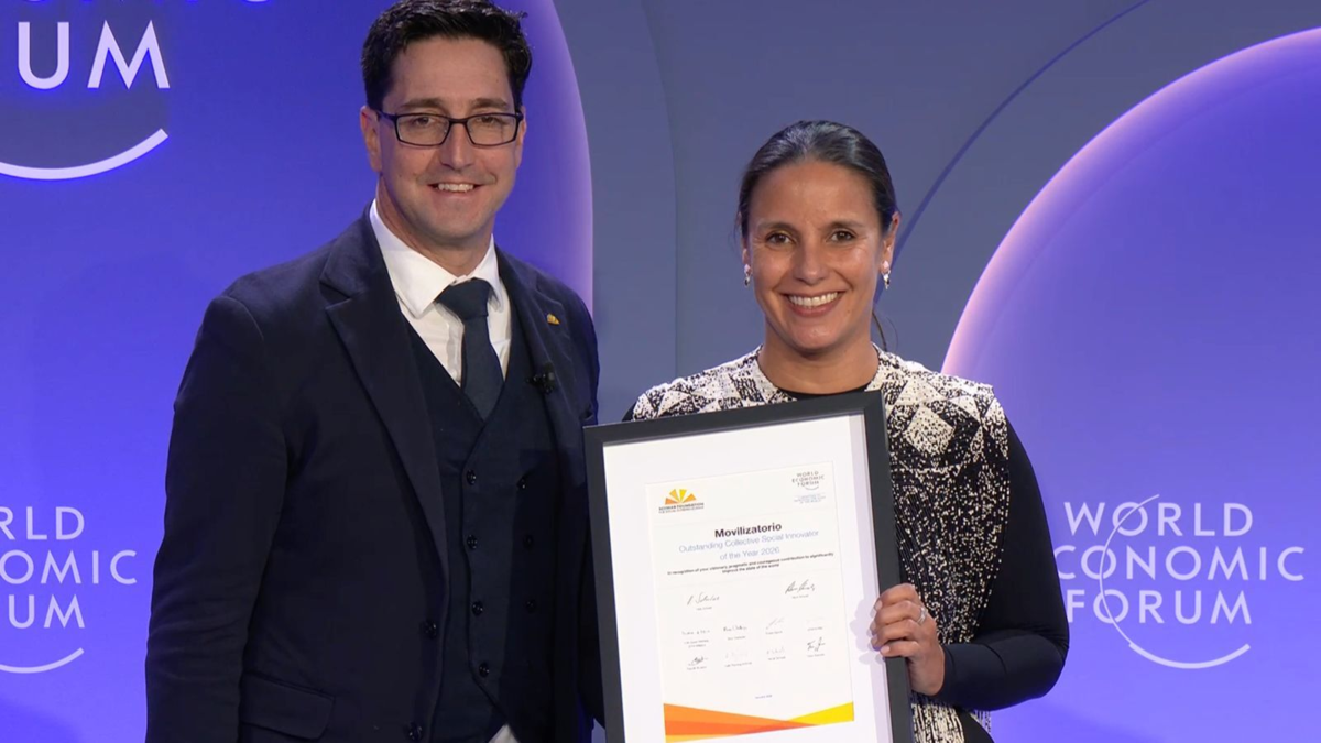 Comment la Colombienne Juliana Uribe a été récompensée à Davos pour son projet innovant 'Movilizatorio' !