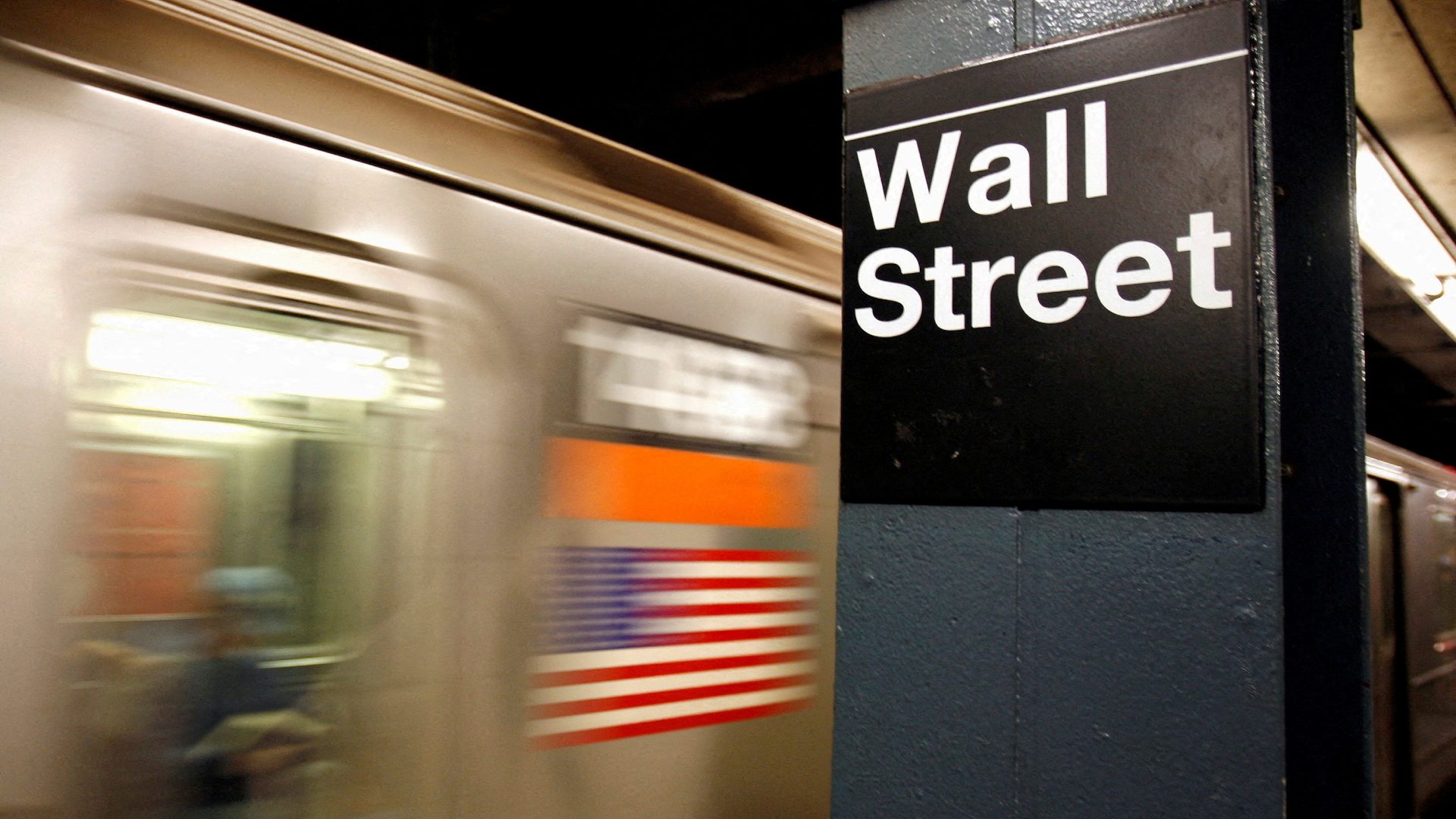 Le Dow Jones atteint un record historique tandis que Wall Street s'enflamme pour un nouvel optimisme grâce à l'IA !