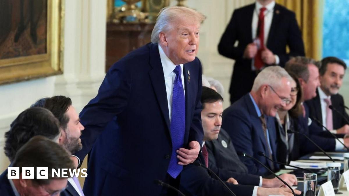 Trump vise 100 milliards de dollars pour le pétrole vénézuélien, mais le patron d'Exxon déclare que le pays est "ininvestissable"