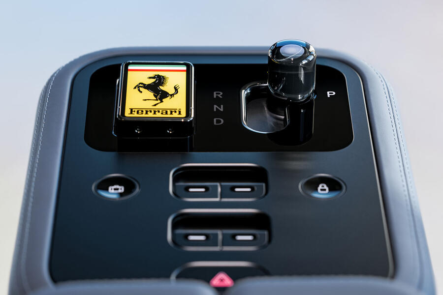 Console centrale Ferrari Luce