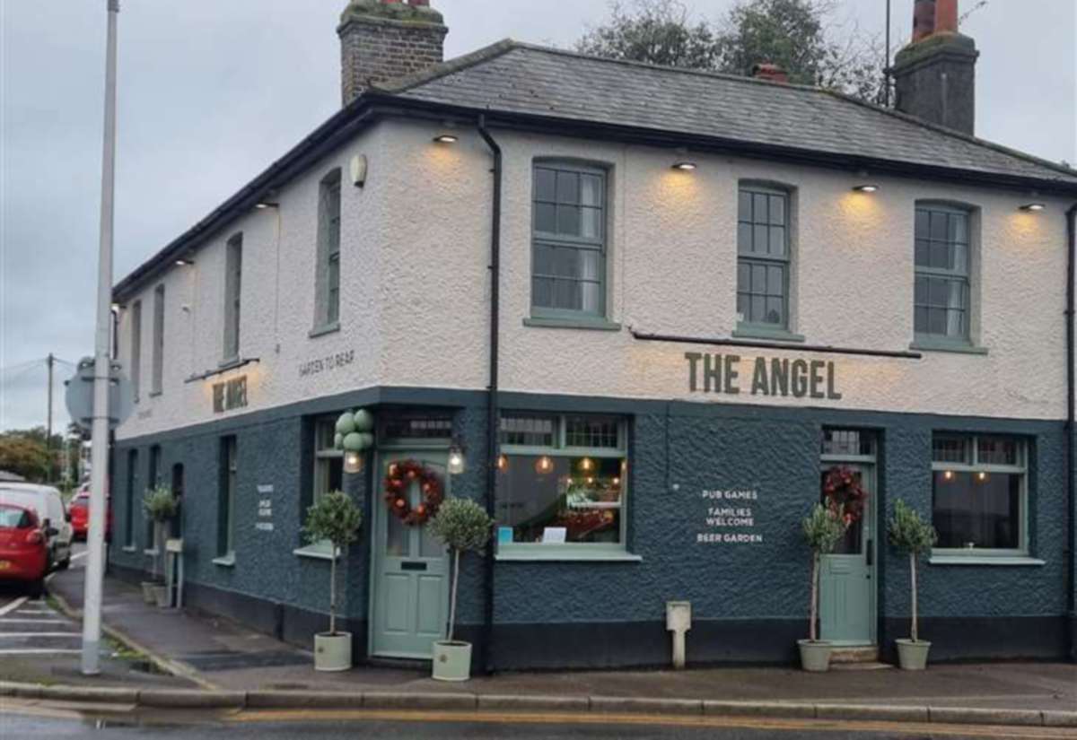 Les licenciés de l'Angel Pub à Lower Rainham Road quittent leurs fonctions après avoir quitté le Rising Sun à Rochester !