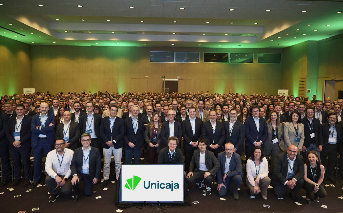 500 employés de la force commerciale d'Unicaja se rassemblent à Séville pour dévoiler les progrès du Plan Stratégique !