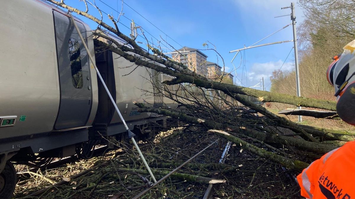 Trains perturbés à Greater Manchester : des retards et annulations toute la journée !
