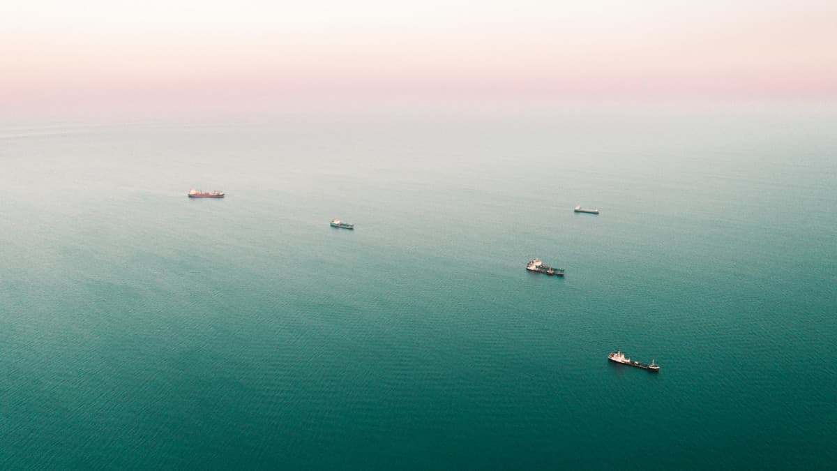 Le Plus Grand Négociant en Pétrole au Monde Avertit : Mois de Volatilité des Prix à Venir !